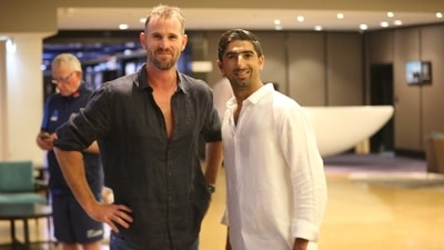 Shaun Tait with Shahnawaz Dahani
