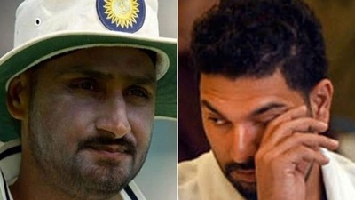 Former Indian cricketers Harbhajan Singh and Yuvraj Singh. (File)