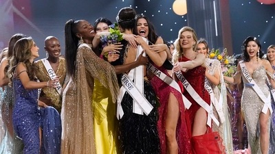 In this picture, R'Bonney is hugged by other contestants after being crowned Miss Universe at the 71st Miss Universe pageant. (AP) In this picture, R'Bonney is hugged by other contestants after being crowned Miss Universe at the 71st Miss Universe pageant. (AP)