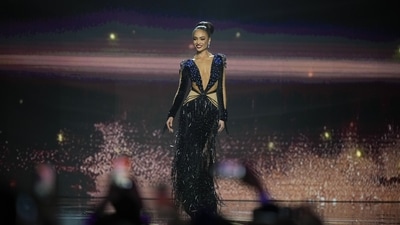 R'Bonney struts confidently on the ramp, dressed in the shimmering ensemble, for the evening gown competition during the final round of the 71st Miss Universe Beauty Pageant. (AP) R'Bonney struts confidently on the ramp, dressed in the shimmering ensemble, for the evening gown competition during the final round of the 71st Miss Universe Beauty Pageant. (AP)