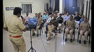 Staff of Pune Cantonment police station use singing karaoke as a method of destressing. (Ravindra Joshi/HT PHOTO) Staff of Pune Cantonment police station use singing karaoke as a method of destressing. (Ravindra Joshi/HT PHOTO)