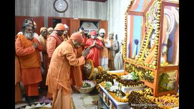 Uttar Pradesh chief minister Yogi Adityanath offering Khichdi at Gorakhnath temple in Gorakhpur on Jan 15. (Sourced) Uttar Pradesh chief minister Yogi Adityanath offering Khichdi at Gorakhnath temple in Gorakhpur on Jan 15. (Sourced)