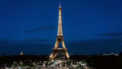 The City of Light shines even brighter when the sun goes down, and the streets come alive with a different energy. (Unsplash) The City of Light shines even brighter when the sun goes down, and the streets come alive with a different energy. (Unsplash)
