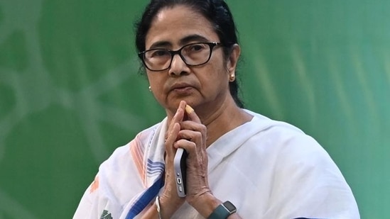 बंगाल में ‘द केरल स्टोरी’ पर लगे प्रतिबंध पर भड़कीं BJP सांसद लॉकेट चटर्जी, कहा- हिंदू विरोधी हैं ममता बनर्जी-BJP MP Locket Chatterjee angry over the ban on 'The Kerala Story' in Bengal, said- Mamta Banerjee is anti-Hindu