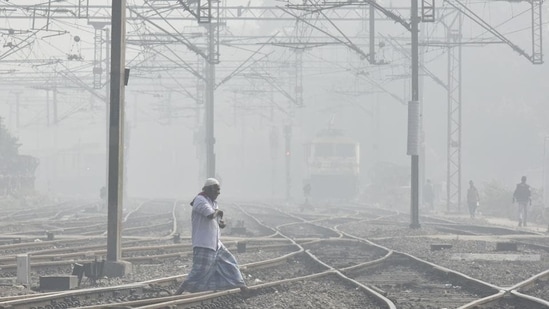 Trains delayed due to heavy dense fog at New Delhi Railway station in New Delhi on Sunday.(Raj K Raj/HT PHOTO)