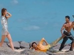 Kartik Aaryan and Kriti Sanon in a still from Shehzada song Munda Sona Hoon Main.