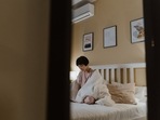 Tips to overcome loneliness and deal with holiday blues (Cottonbro studio) Tips to overcome loneliness and deal with holiday blues (Cottonbro studio)