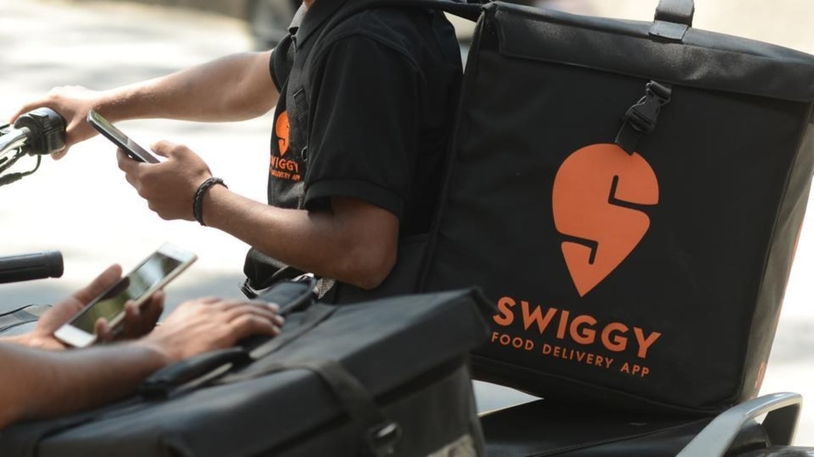 Swiggy Delivery Agent Who Jumped Off 3rd Floor To Escape Dog Attack ...