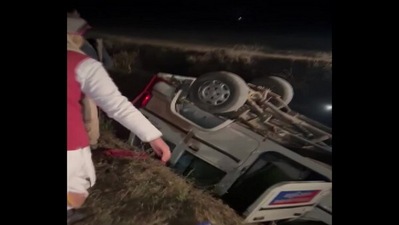 The Minister shared the video on Twitter in which he could be seen inspecting the escort vehicle that was overturned in the accident. The Minister shared the video on Twitter in which he could be seen inspecting the escort vehicle that was overturned in the accident.