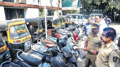 Navi Mumbai, India - January 16, 2023: Investigations into a vehicle theft by APMC police leads to arrest of two accused from Govandi and recovery of 21 other stolen vehicles, in Navi Mumbai, India, on Monday, January 16, 2023. (Photo by Bachchan Kumar/HT PHOTO) (HT PHOTO)
