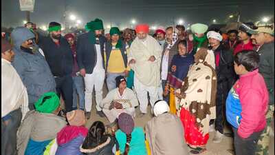 On Monday, Tikait left for Buxar where farmers have been agitating for almost three months. (HT Photo) On Monday, Tikait left for Buxar where farmers have been agitating for almost three months. (HT Photo)