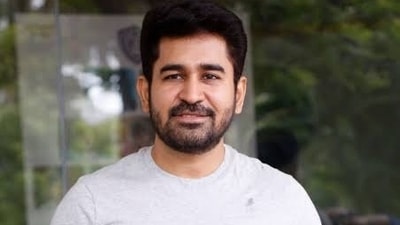 Vijay Antony, who is shooting for Pichaikkaran 2, got injured in Malaysia.