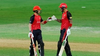 Alex Hales (R) and Sam Billings guide Desert Vipers to big victory (ILT20) Alex Hales (R) and Sam Billings guide Desert Vipers to big victory (ILT20)