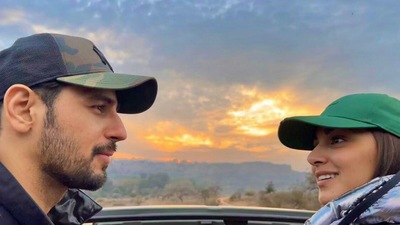 Did Kiara Advani just made her relationship with Sidharth Malhotra official on Instagram?