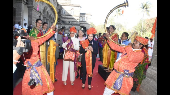 Dignitaries welcomed onSPPU campus during their visit for G-20 summit. (HT PHOTO)