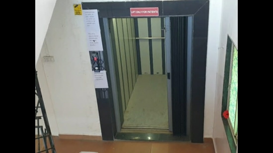 Photo of the Lift Where the accident took place at waked private hospital. (HT PHOTO)