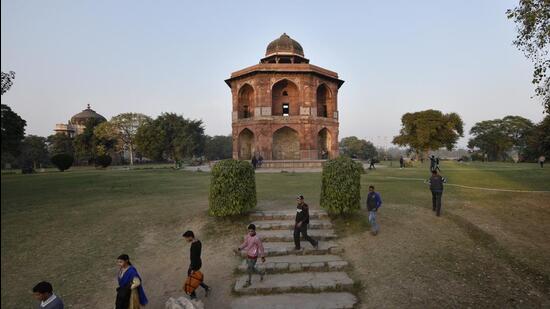 Shermandal at Purana Qila in New Delhi. The findings and artefacts unearthed in earlier excavations comprise Painted Grey Ware from 900 BCE, an earthen pottery sequence from Maurya to Shunga, Kushana, Gupta, Rajput, Sultanate and Mughal periods. (HT Photo)