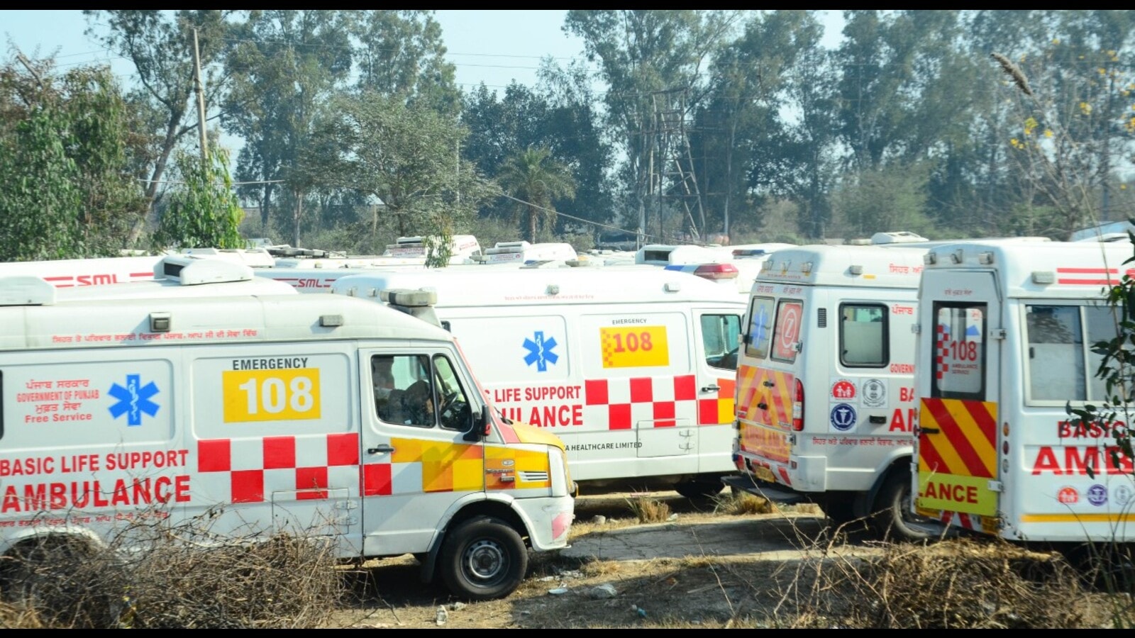 108 Ambulance strike continues; govt offers talks - Hindustan Times