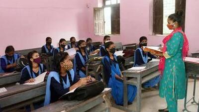 Over 70,000 of the 3.52 lakh contract teachers in Bihar, appointed between 2006 and 2015, face the prospect of losing their jobs (Representative Photo) Over 70,000 of the 3.52 lakh contract teachers in Bihar, appointed between 2006 and 2015, face the prospect of losing their jobs (Representative Photo)