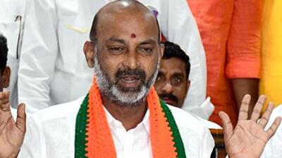 Telangana Bharatiya Janata Party president Bandi Sanjay’s office released another video to the media, in which the student, identifying himself as Sriram (only first name), was seen narrating the incident but giving a clean chit to Bhagirath (HT Archives) Telangana Bharatiya Janata Party president Bandi Sanjay’s office released another video to the media, in which the student, identifying himself as Sriram (only first name), was seen narrating the incident but giving a clean chit to Bhagirath (HT Archives)