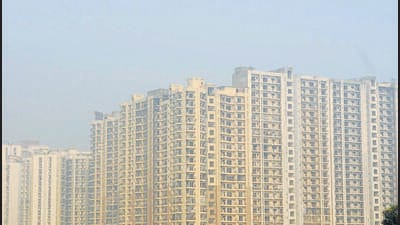 The present demand by realtors in Gautma Budh Nagar assumes significance given that the Noida and the Greater Noida authorities have so far failed to recover pending land dues, amounting to nearly  ₹65,000 crore, from at least 200 developers. (HT Arhive)