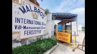 The protest against the Malbros International Private Limited, an alcohol-making unit in Mansurwal village of Zira in Ferozepur, started on July 24 and completed 177 days on Tuesday. (HT Photo) The protest against the Malbros International Private Limited, an alcohol-making unit in Mansurwal village of Zira in Ferozepur, started on July 24 and completed 177 days on Tuesday. (HT Photo)