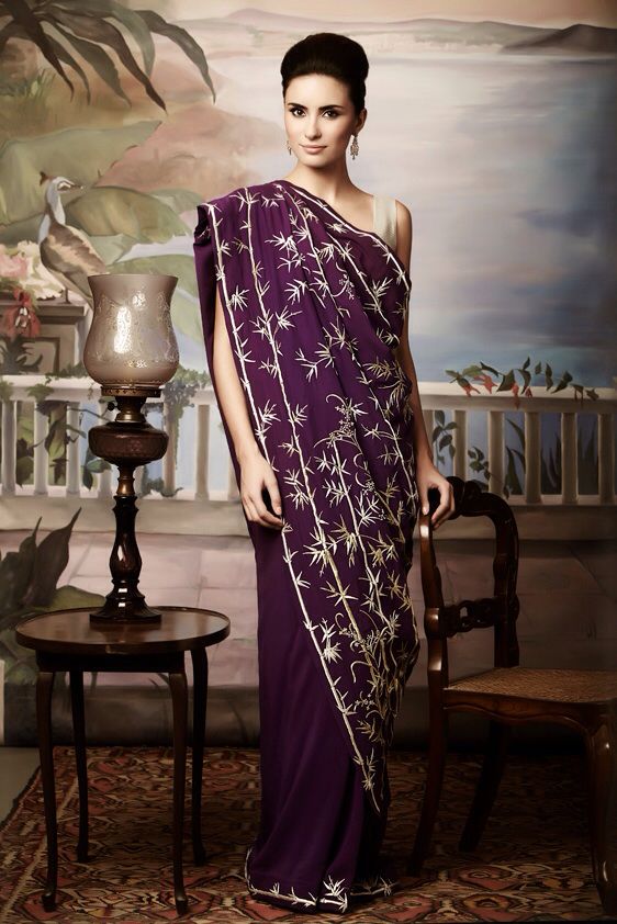 From Maharashtrian to Nivi drape: 6 stunning traditional saree