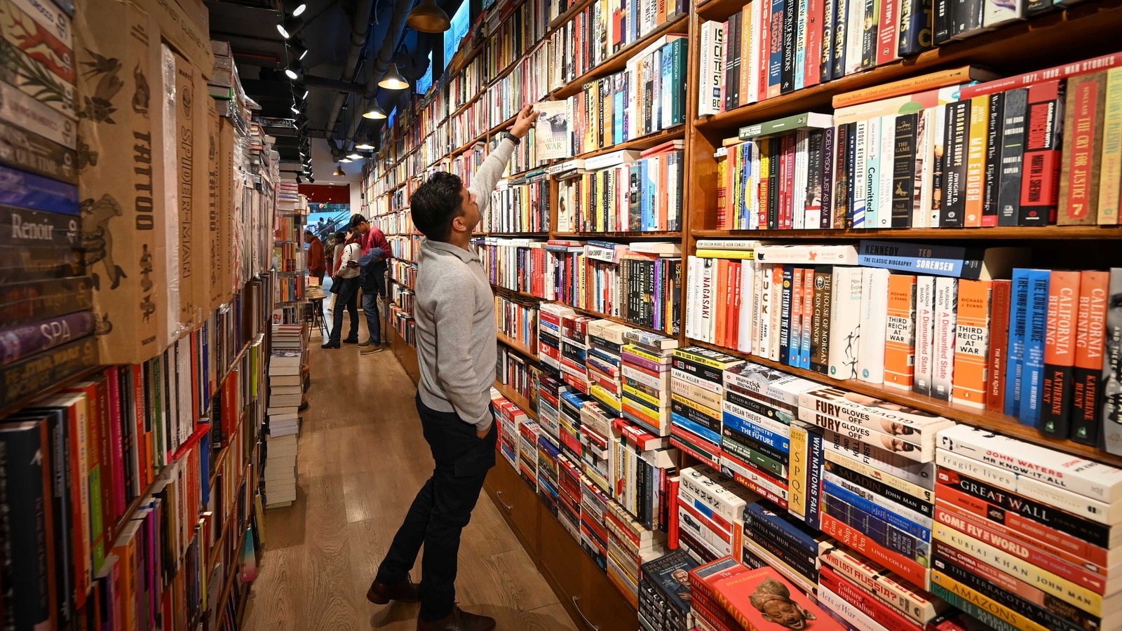 Delhi bookstores turn new chapter as better sales, lower rent push