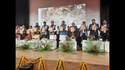 Aligarh investors summit under way. (HT Photo) Aligarh investors summit under way. (HT Photo)