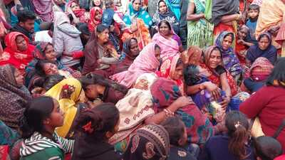 Bereaved family members of victim in shock. (File photo) Bereaved family members of victim in shock. (File photo)