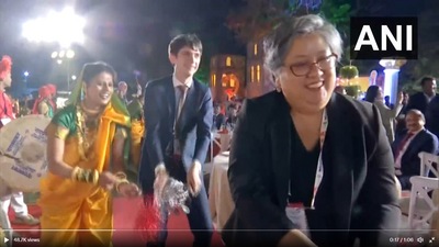 G20 delegates groove to Maharashtrian beats. (Twitter/@ANI)
