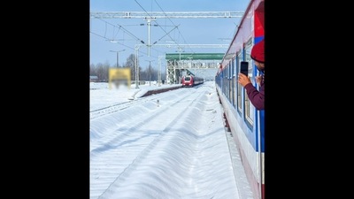 This snow-clad picture of a railway station was shared by Railway Minister Ashwini Vaishnaw. (Twitter/@AshwiniVaishnaw) This snow-clad picture of a railway station was shared by Railway Minister Ashwini Vaishnaw. (Twitter/@AshwiniVaishnaw)