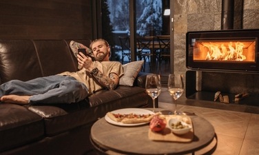 Interior decor, design tips: DIY ideas to give your home a cozy winter makeover (Pavel Danilyuk) Interior decor, design tips: DIY ideas to give your home a cozy winter makeover (Pavel Danilyuk)