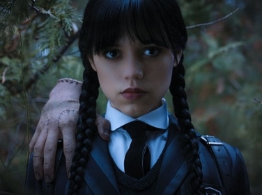 Wednesday's makeup is less Halloween-scary and more suitable for regular wear; it is dewy, glossy, and fresh-faced. (Instagram/@netflix) Wednesday's makeup is less Halloween-scary and more suitable for regular wear; it is dewy, glossy, and fresh-faced. (Instagram/@netflix)
