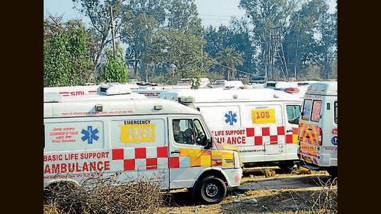 The protesting employees were demanding that the Aam Aadmi Party government take back the control of the service from the private company, Ziqitza Healthcare Limited , operating the 325 ambulances. (HT file photo)