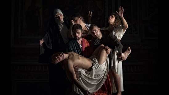 Artists from Ludovica Rambelli Teatro are recreating the biblical painting into a living painting. (Gennaro Parricelli and Ludovica Rambelli Teatro)