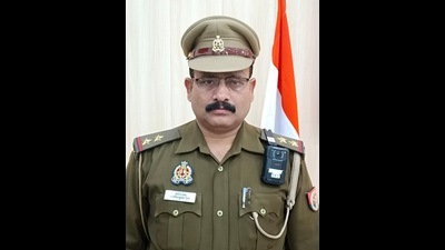 A policeman wearing a bodycam (HT Photo)