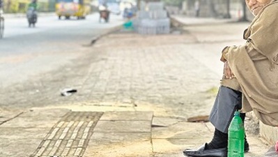 The elderly gent runs a shaving stall on central Delhi’s Maharaja Ranjeet Singh Marg. The elderly gent runs a shaving stall on central Delhi’s Maharaja Ranjeet Singh Marg.