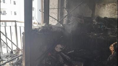 Gurugram, India-January 19, 2023: A woman burnt alive to death due to short circuit in the EWS block of Tata Raisina Residency located in sector-59 on the fifth floor, police investigation at the incident spot, in Gurugram, India, on Thursday, 19 January 2023. (Photo by Parveen Kumar/Hindustan Times)(Pic to go with Leena Dhankar's story) Gurugram, India-January 19, 2023: A woman burnt alive to death due to short circuit in the EWS block of Tata Raisina Residency located in sector-59 on the fifth floor, police investigation at the incident spot, in Gurugram, India, on Thursday, 19 January 2023. (Photo by Parveen Kumar/Hindustan Times)(Pic to go with Leena Dhankar's story)