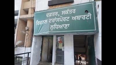 People visiting the Regional Transport Authority (RTA) office in Ludhiana were unable to get their work done and left disappointed on Thursday. (HT Photo)