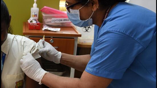 An HPV vaccine being administered to class 10 students in Navi Mumbai in November 2022. (HT Photo)