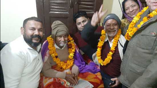 Hailing from a modest background and popularly known as Mahant Dwarka Dass in the area, Dass won Lohri Makar Sakranti Bumper Lottery worth <span class='webrupee'>₹</span>5 crores. (HT photo)