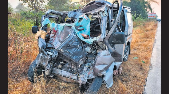 The mangled Eeco car in which the family were travelling collided with a truck around 5 am at a small village called Repoli, in Mangaon taluka, Raigad district. The family, who lived in various neighbourhoods of Mumbai, was on its way to their hometown in Ratnagiri to attend funeral rites of a relative. (HT PHOTO) The mangled Eeco car in which the family were travelling collided with a truck around 5 am at a small village called Repoli, in Mangaon taluka, Raigad district. The family, who lived in various neighbourhoods of Mumbai, was on its way to their hometown in Ratnagiri to attend funeral rites of a relative. (HT PHOTO)