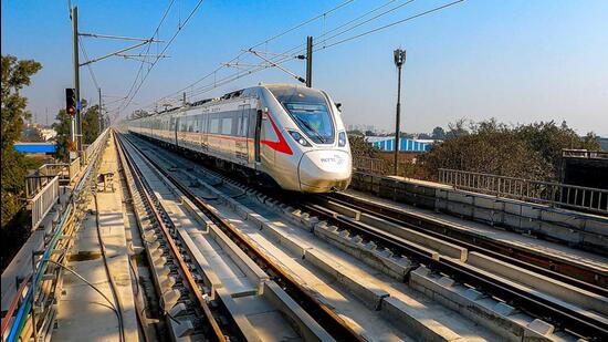 The run was for an infrastructure test with an operational speed of 160kmph between Duhai Depot and Sahibabad stations in Ghaziabad. (HT Photo)