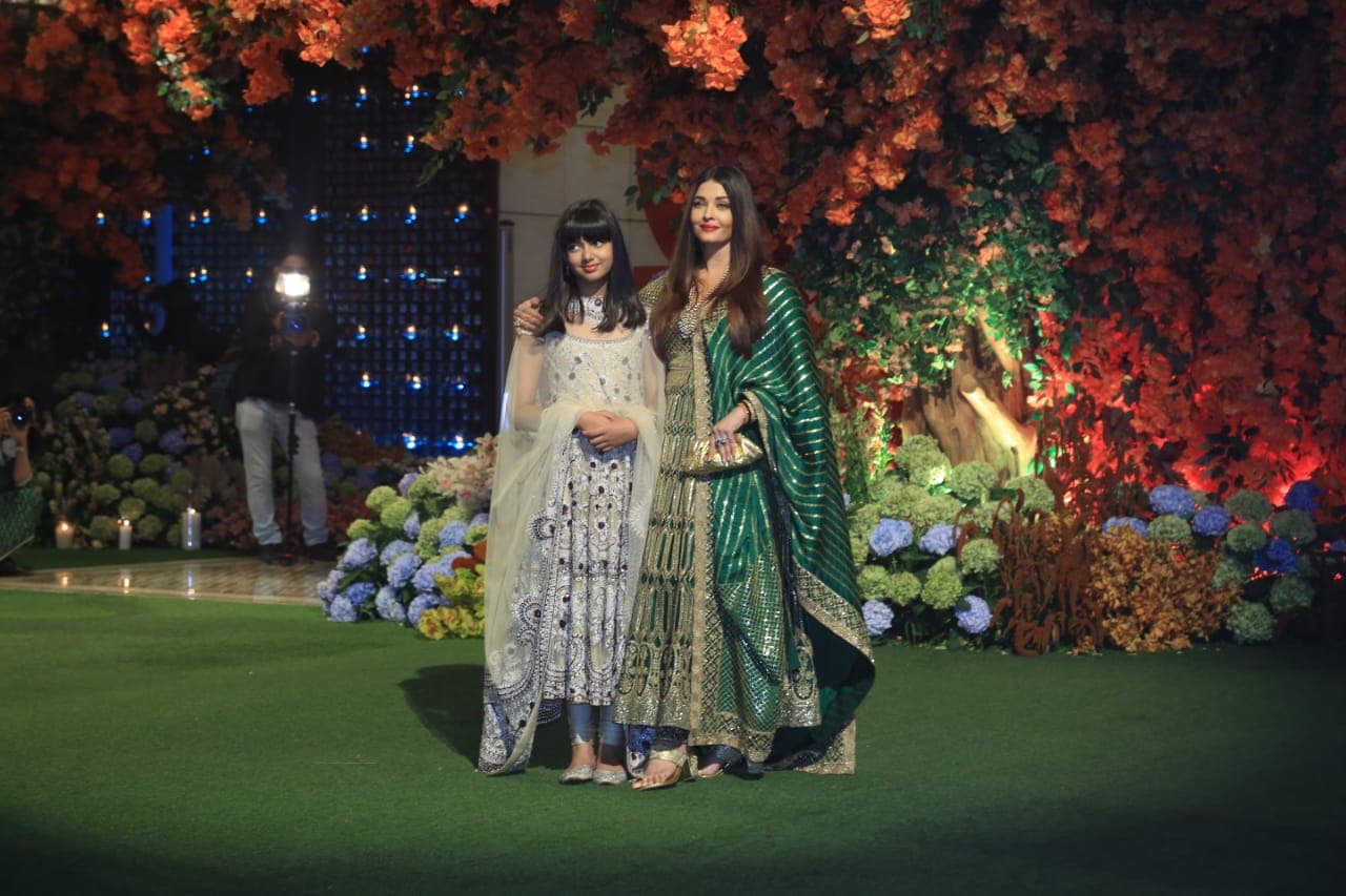 Aishwarya Rai with Aaradhya.