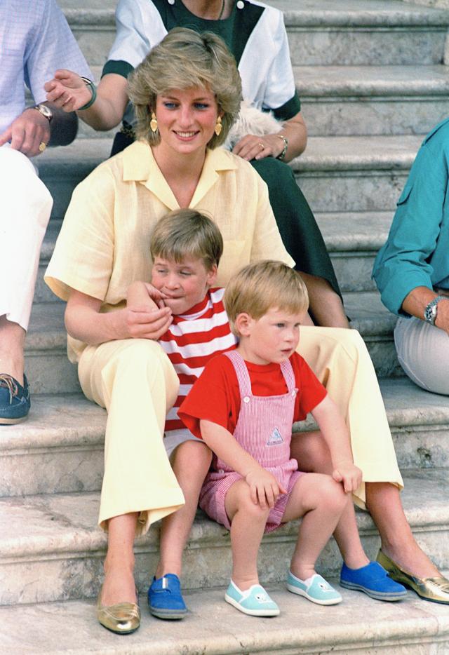 Princess Diana of Wales with her sons, Princes Harry, foreground, and William, on the steps of the Royal Palace on the island of Mallorca, Spain, on August 9, 1987. (John Redman / AP Photo) Princess Diana of Wales with her sons, Princes Harry, foreground, and William, on the steps of the Royal Palace on the island of Mallorca, Spain, on August 9, 1987. (John Redman / AP Photo)