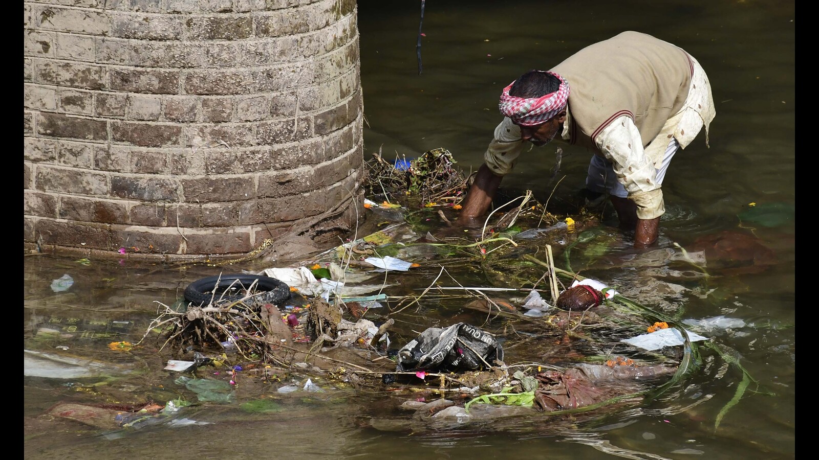 Sidhwan Canal: DC inspects ongoing work, urges residents to stop ...