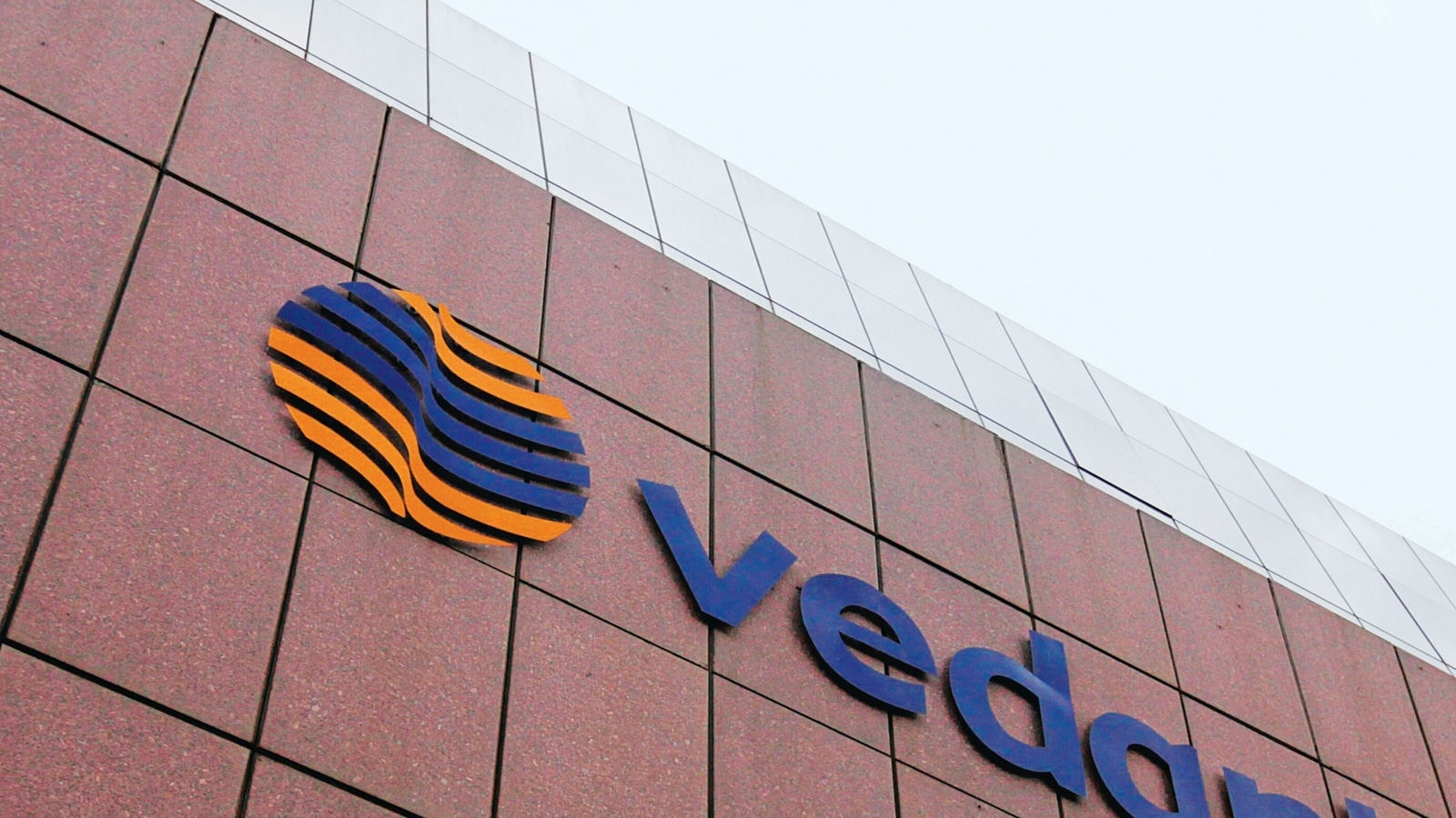 Vedanta shares in high demand as investors cheer big dividend payout -  YouTube