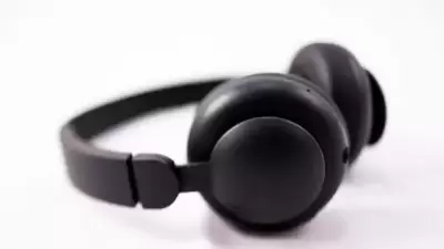 10 Finest Headphones and Earphones (https://www.pexels.com) 10 Finest Headphones and Earphones (https://www.pexels.com)