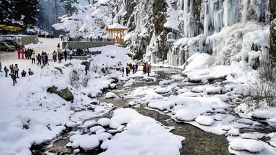 Minimum temperatures rose in Kashmir but still settled below the freezing point across the Valley. (PTI) Minimum temperatures rose in Kashmir but still settled below the freezing point across the Valley. (PTI)